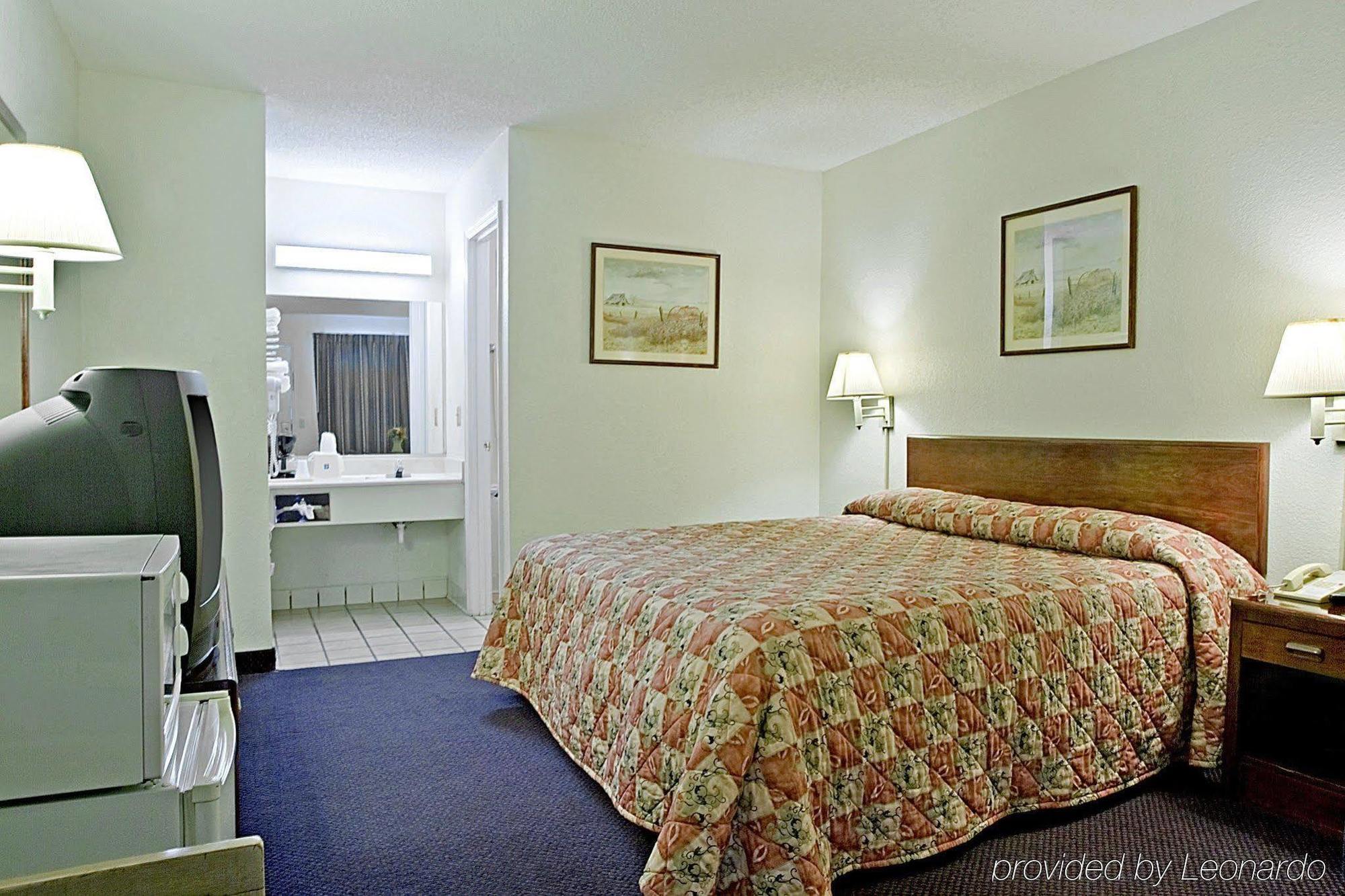 Americas Best Value Inn Дейтон Номер фото