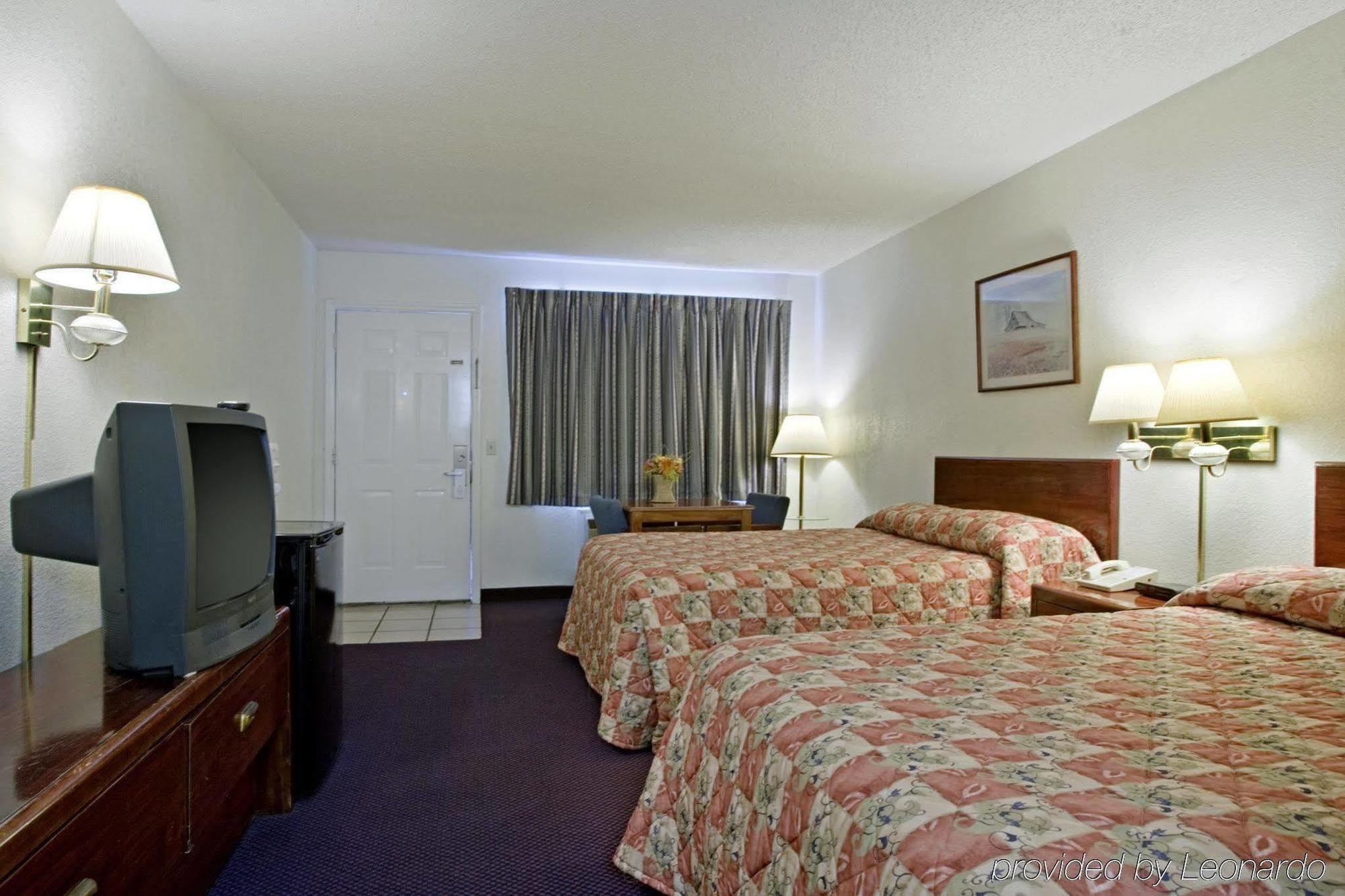 Americas Best Value Inn Дейтон Номер фото